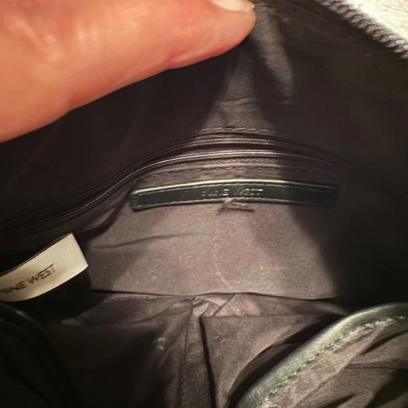 Nine West Elegant Black Crossbody Bag - Picture 3 of 8